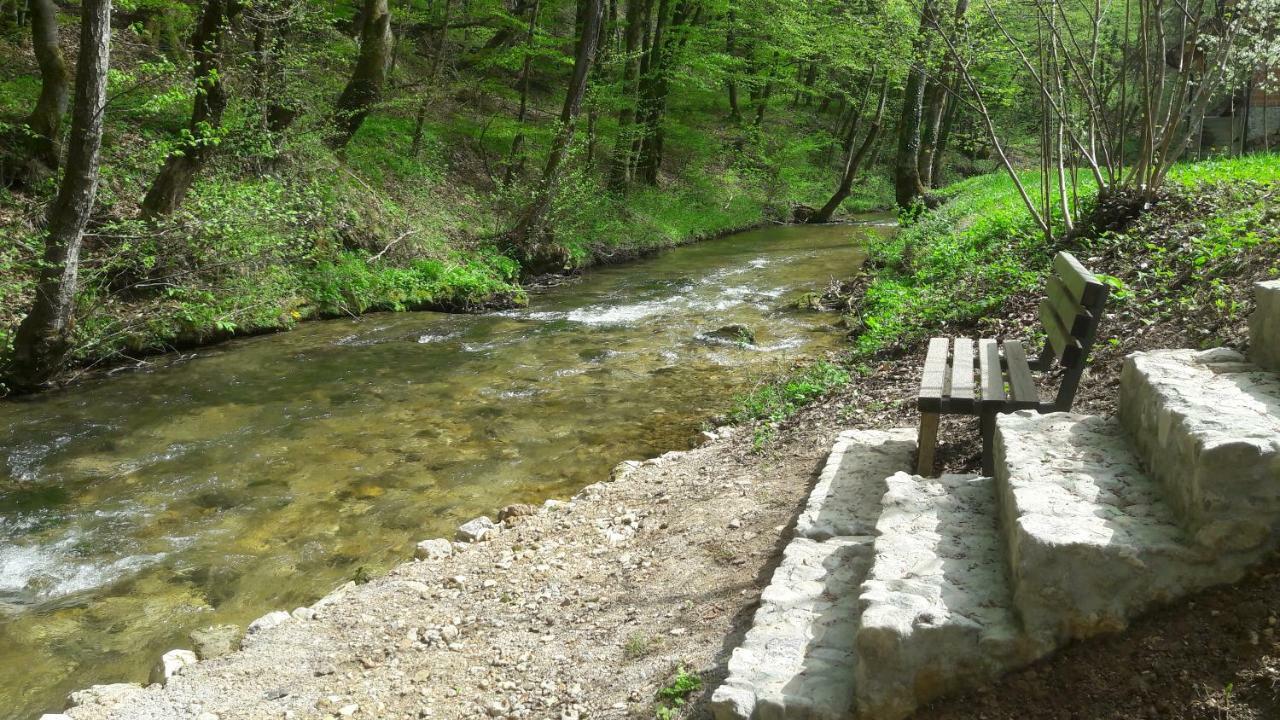 Mobile Home Slapnica U Parku Prirode Zumberak Krasic Экстерьер фото